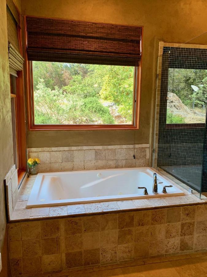 Scenic Hill Country Retreat - Rhino Ranch Villa New Braunfels Dış mekan fotoğraf