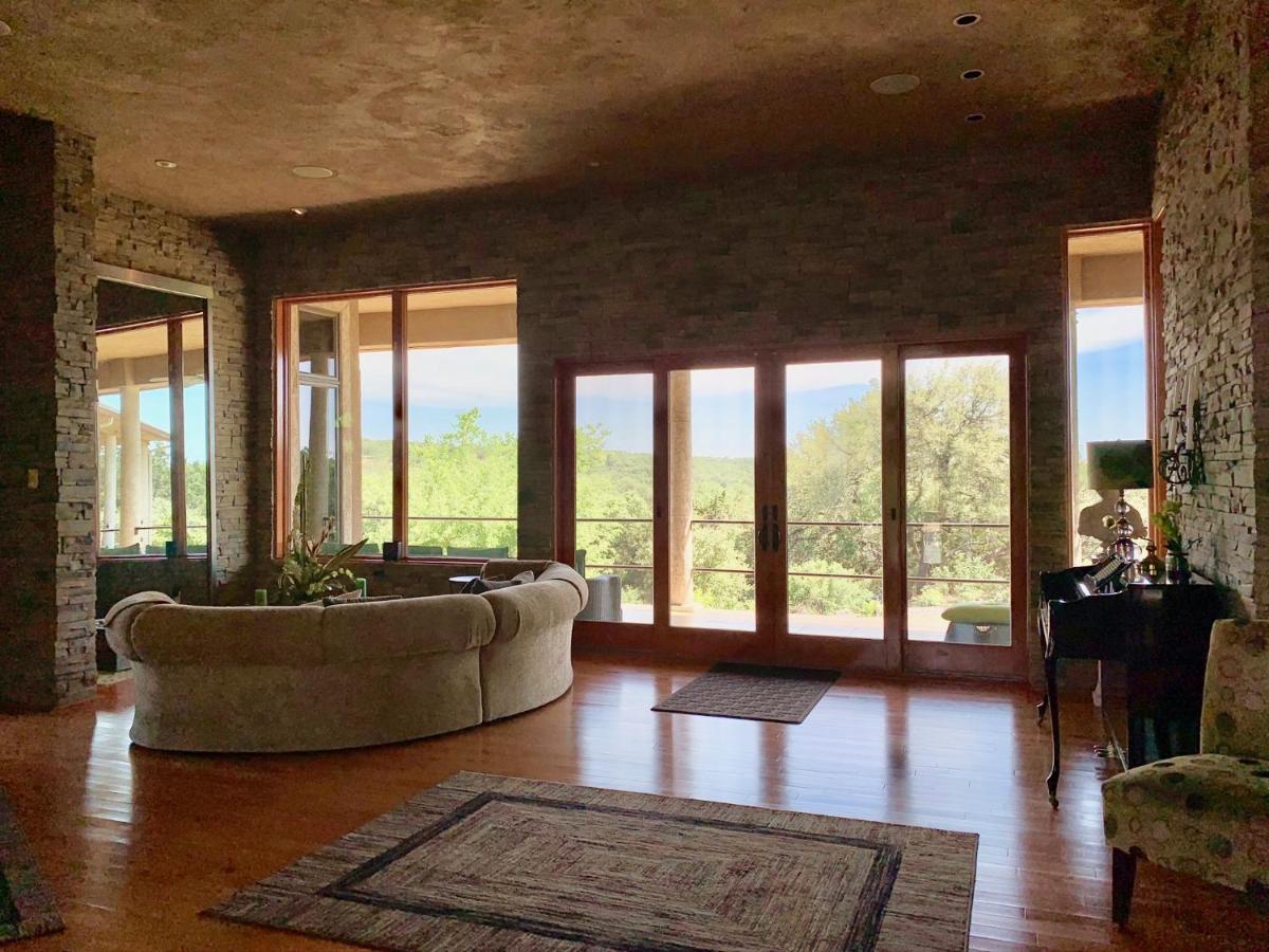 Scenic Hill Country Retreat - Rhino Ranch Villa New Braunfels Dış mekan fotoğraf