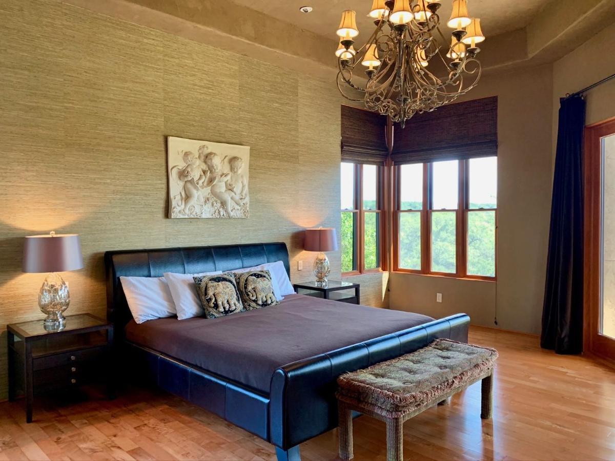 Scenic Hill Country Retreat - Rhino Ranch Villa New Braunfels Dış mekan fotoğraf